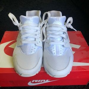 White Nike Huarache Run (Youth Size)